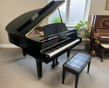 Yamaha GH1 baby grand piano